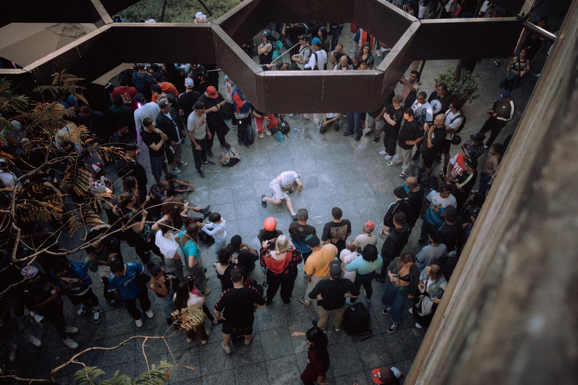 Barletta, sospesa la licenza di un ristorante nella zona porto dopo una violenta rissa